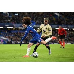 Os jogadores de futebol precisam de se concentrar nos treinos e nas partidas